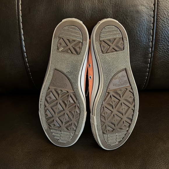 Coral Converse - Picture 5 of 5